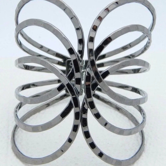 Vintage Jewelry - Dark Silver Tone Pounded Metal Interweave Hinge